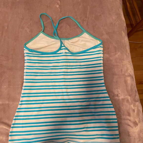 Lululemon Size 8 - Picture 2 of 2